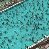 square-crowded-pool